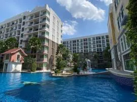 Condo With Nice Pool