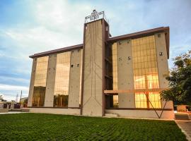Hotel Maa Bhagwati Palace，位于Khandwa的酒店