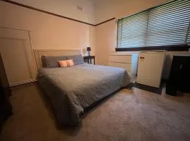 Airport Sharehouse