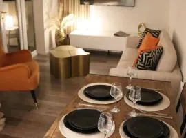 Lake View Apartment Modern,stylish,4 beds, balcony