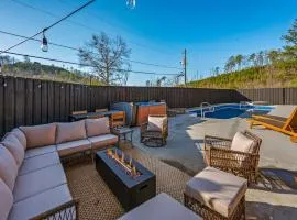 The Sparrow - 6BR Cabin - Heated Pool, Hot Tub & Theater