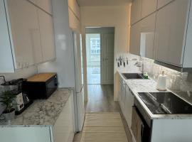 2 bedroom condo with a balcony in the center of Helsinki，位于赫尔辛基的酒店