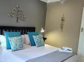 Suite 10- Deja' Blu Bed and Breakfast- East London