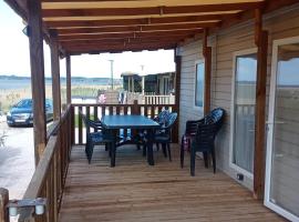 Mobile home cosy 6 personnes!，位于鲁西隆地区卡内的酒店