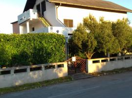 Guest house Mira，位于皮罗瓦茨的酒店