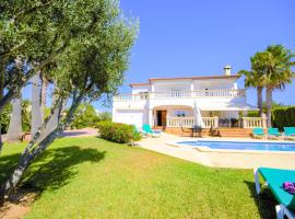 Villa Cunill by North Properties Mallorca，位于Sa Torre的酒店