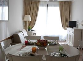 Il Sogno Apartments，位于代森扎诺-德尔加达的酒店
