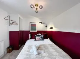 Lovely Double Room in Terrace Home - University Hospital City Centre