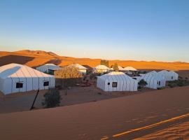 Lenas Desert Camp Merzouga，位于梅尔祖卡的酒店