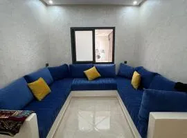 Appartement vue partielle sur la mer