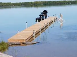 Summer Side Classic Lakefront Escape