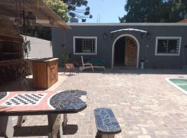 La Morena，位于Luis Guillón的酒店