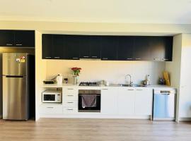 Charming Lakeside Retreat，位于Plumpton的酒店