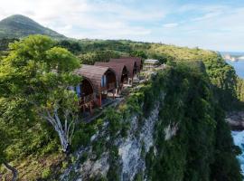 Suwehan Beach Cliff House by BIJAK，位于Pelilit的酒店