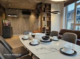 Happy Inn VIP Lounge, self check-in, parking