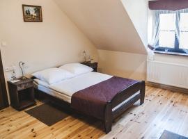 Hotel Pod Kogutkiem，位于Krzywaczka的酒店