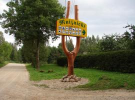 Kempings "Muižnieki"，位于Renda的酒店