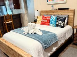 Beach House Staycation，位于斯帕克斯的酒店