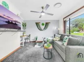 Located in Cranebrook, 3 bedrooms, relaxing home