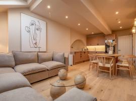 Luxury Quayside Loft Sleeps 6，位于泰恩河畔纽卡斯尔的酒店