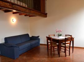 Suite degli Estensi - Jacuzzi & Parking，位于费拉拉的酒店