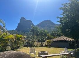 Casa Vista Pedra Azul，位于多明戈斯马丁斯的度假屋