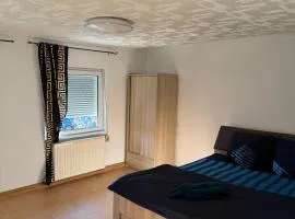Privates Zimmer Gemeinschaftsbad keine Küchen