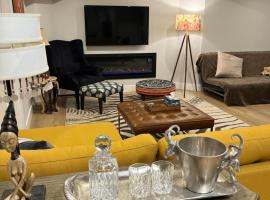 Luxurious Private Apartment，位于奥克维尔的酒店