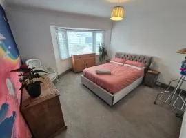 Hidden Gem near the beach with pool table
