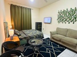 Comfortable Master Room with Attached Washroom，位于沙迦的旅馆