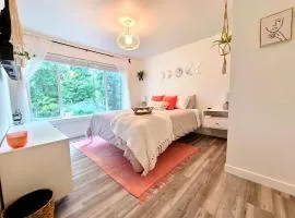 PNW Creekside Escape Relax, Unwind, Explore
