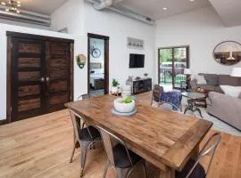 BEST Location, Large & Modern, Glacier Avails!