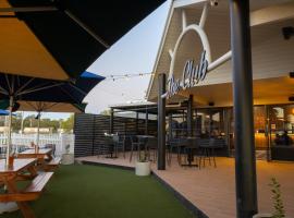 The Club Hotel，位于格拉德斯通的酒店