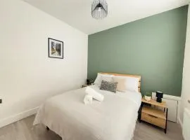 Comfy 4 Bed Home - Port Talbot - Perfect for Contractors & Families