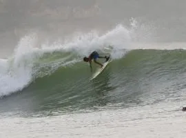 ekasboardriders surf&stay