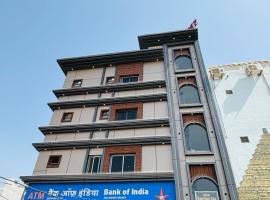 Hotel Supreme Stay，位于Jodhpur的酒店