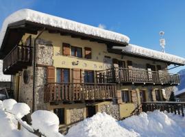 Casa Nicole Valle Stura，位于德蒙特的酒店