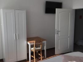 Hotel Kronenhof & Gaststätte Zum Fehling，位于于利希的酒店