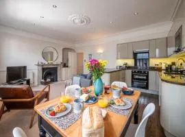 25 Steps - Stylish 2-bed Gem in Dartmouth