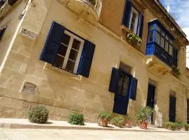 TheBlueHouseMalta Stay at Birgu s most photographed house 360 view from rooftop terraces
