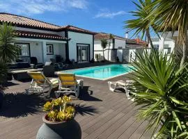 Spacious quiet charming villa with private pool and close to Lisbon