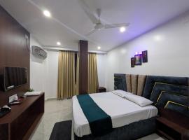 Hotel BOSQUET，位于Wārbasini的酒店