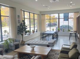 Shared Modern apartment close to Downtown Chicago，位于芝加哥的酒店