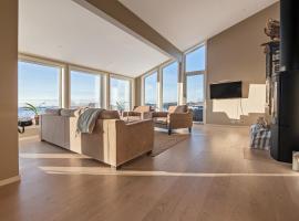 Fredheim, Northern Light Lodge，位于Kallsøya的酒店