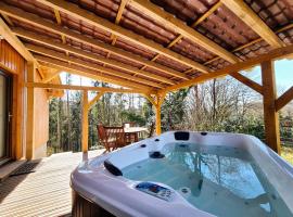 Le Chalet Cocon et Jacuzzi，位于拉佩蒂特皮耶尔的酒店