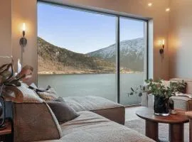 Penthouse with fjord view and parking