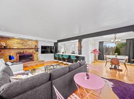 Comfort, Fun, & Charming - 5BR Oasis with Pool