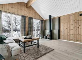Modernized standalone cabin Sørreisa - Bardufoss，位于巴杜弗斯的酒店
