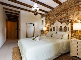 Retiro do Lavrador，位于Alvai&aacute;zere的带泳池的酒店