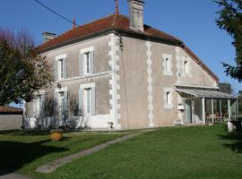 Maison familiale Les Boucs，位于Rouffignac的酒店